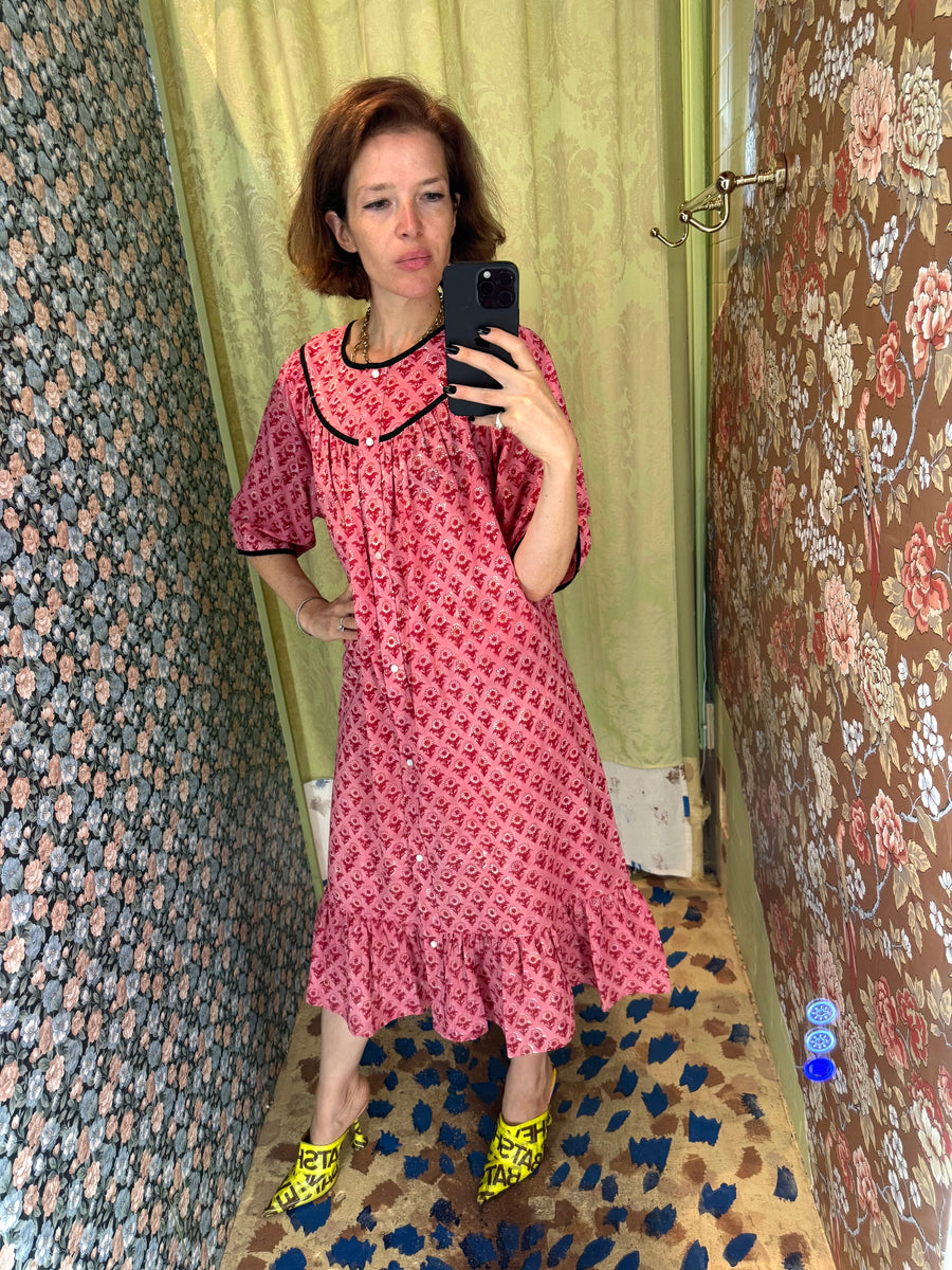 Snap Housedress in Pink and Red Sunflowers