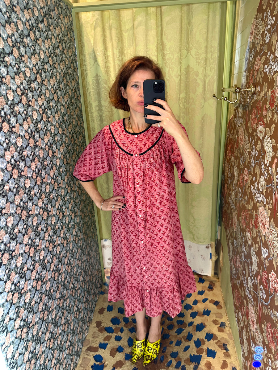 Snap Housedress in Pink and Red Sunflowers