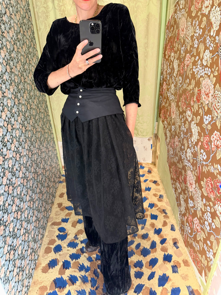 Landa Skirt in Black Lace