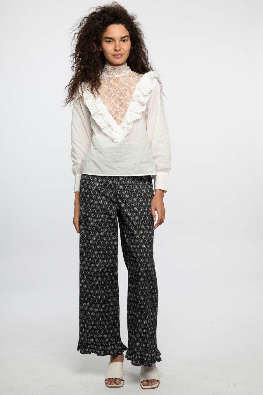 Ruffle Pant in Floral Dot