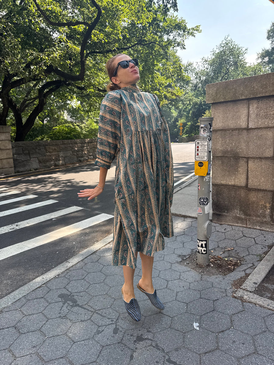 Snap Smock Dress in Teal and Beige Floral – BATSHEVA