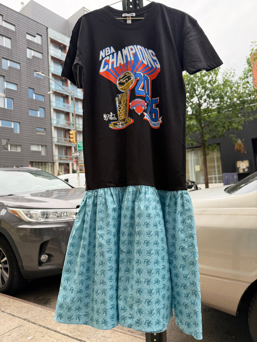 KNICKS NBA Champions T-Shirt Dress in Black with Blue Skirt – BATSHEVA