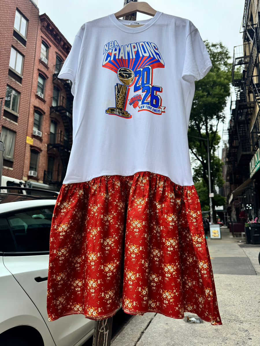 new york knicks jersey dress White T-Shirt in Burnt Red Floral White / Large Color:Dusty- Rose I would like a Comfort Fit this stunning piece of