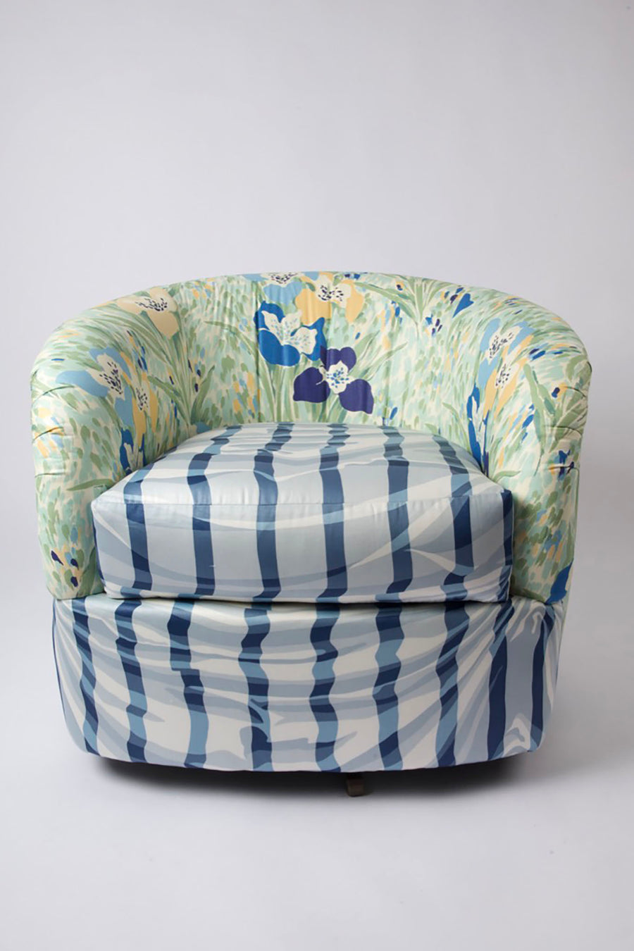 BATSHEVA - Upholstered Swivel Chair in Vintage Florals