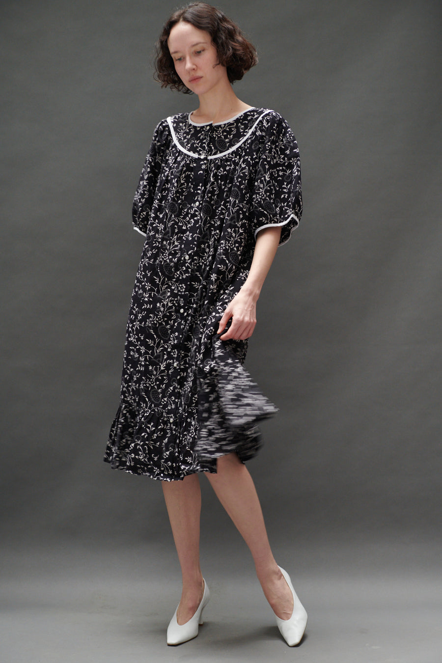 Snap Housedress in Black and White Floral