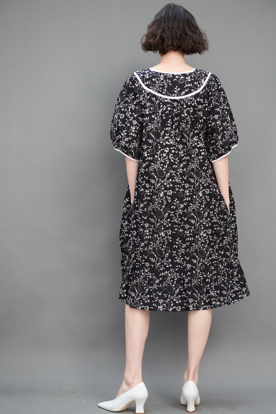 Snap Housedress in Black and White Floral