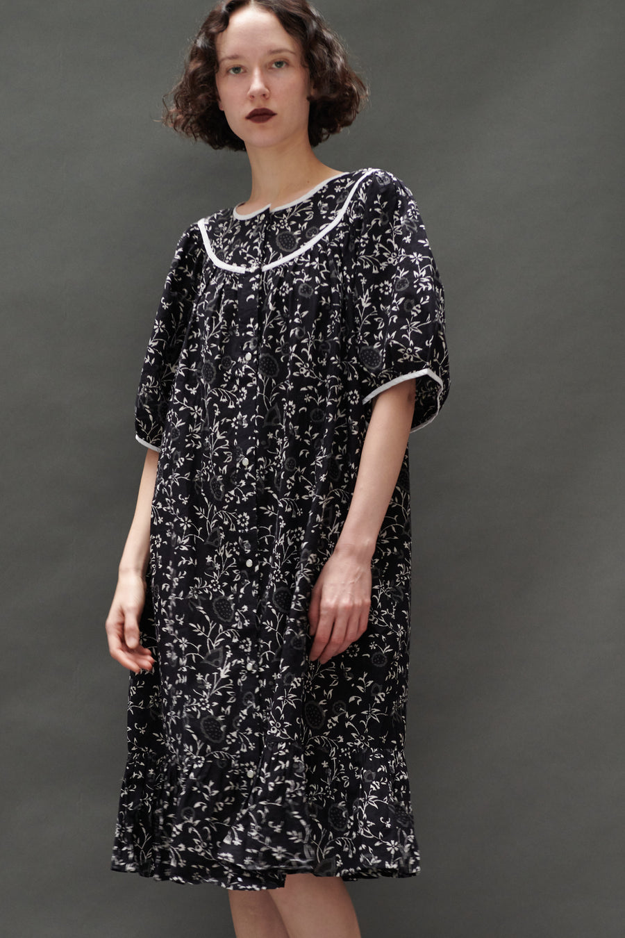 Snap Housedress in Black and White Floral