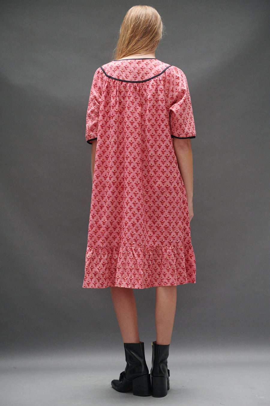 Snap Housedress in Pink and Red Sunflowers