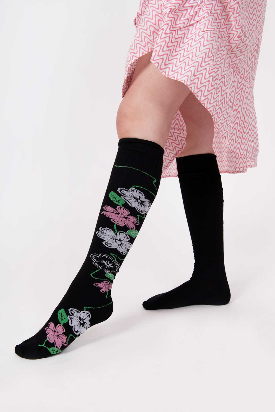 BATSHEVA - Socks in Black & Pink Floral